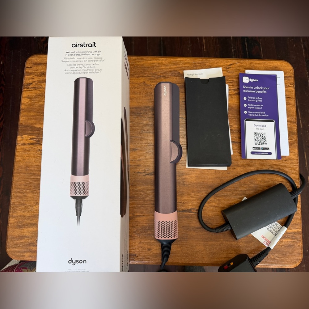 Dyson Hair Tool in Metallic Purple Jasper Plum